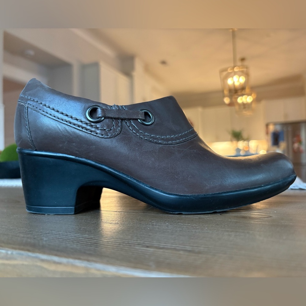 Brown Leather Low Heel Women's Shoe
